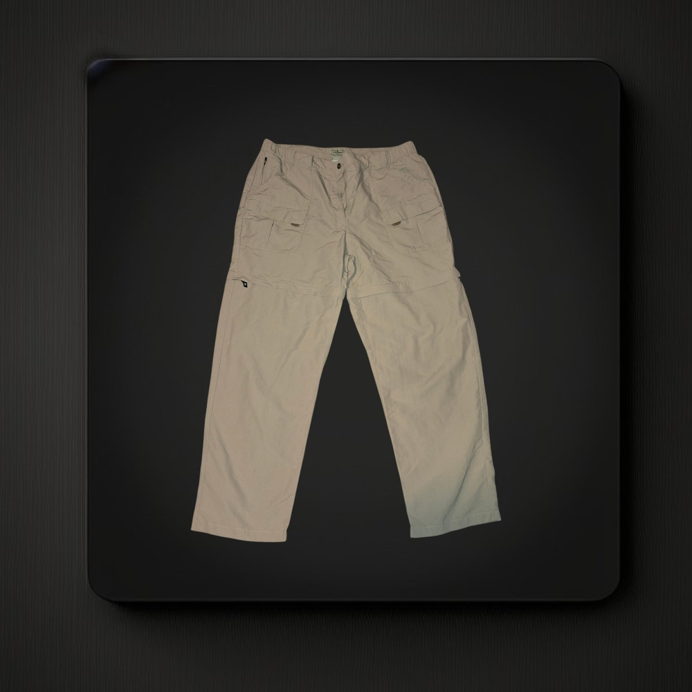 L.L. Bean Men's Cargo Pants in Tan